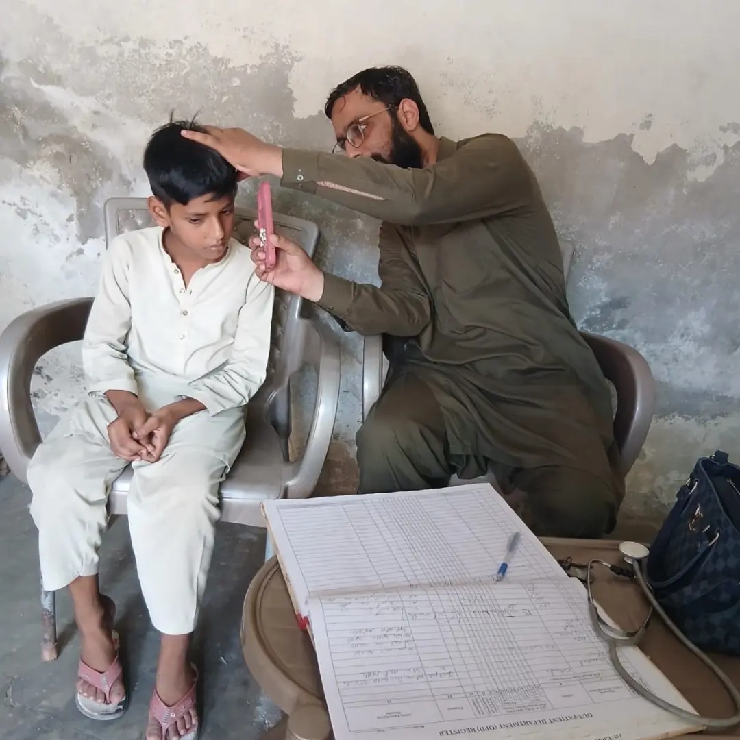 Shakarganj Foundation Healthcare Team's Mobile Dispensary Unit visited Gilmala and provided free medical services to citizens 🩺🚑