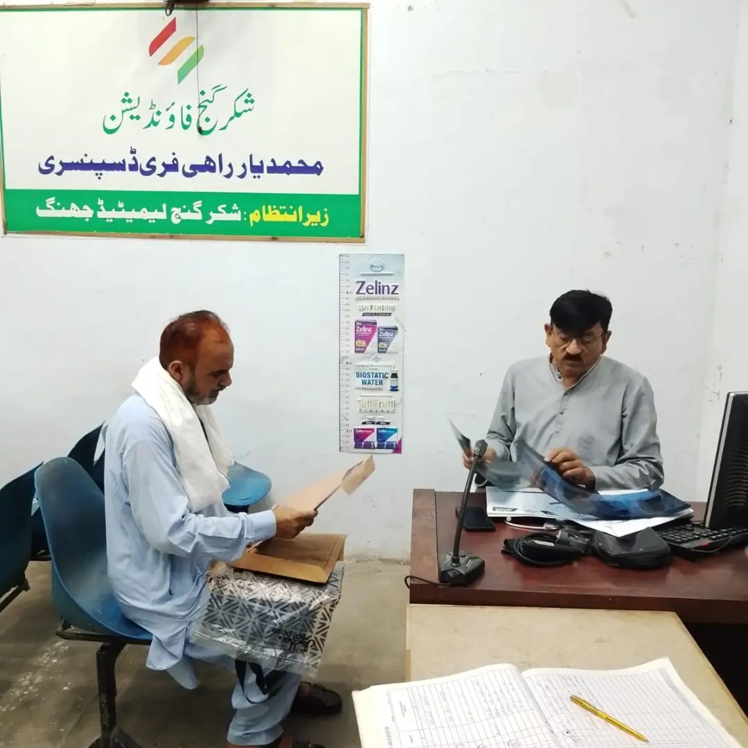 Healthcare operations at our Stationed-Free Dispensary at Shakarganj Limited (SML-I), Jhang 👨‍⚕️🏥👩‍⚕️